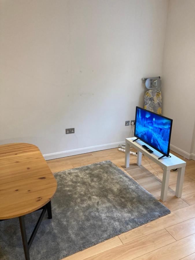 Two Double Bedroom Flat In Soho ลอนดอน ภายนอก รูปภาพ